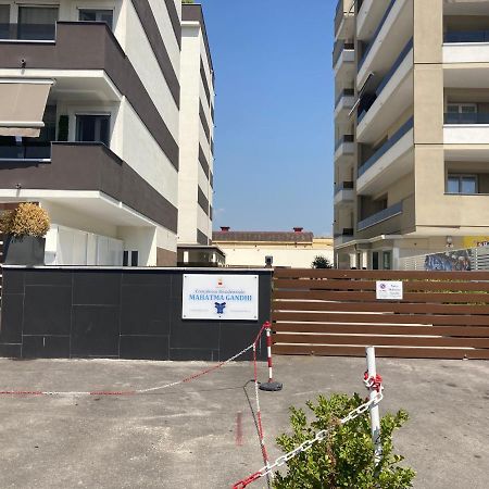 Casa Daniela Apartment Napoli Bagian luar foto