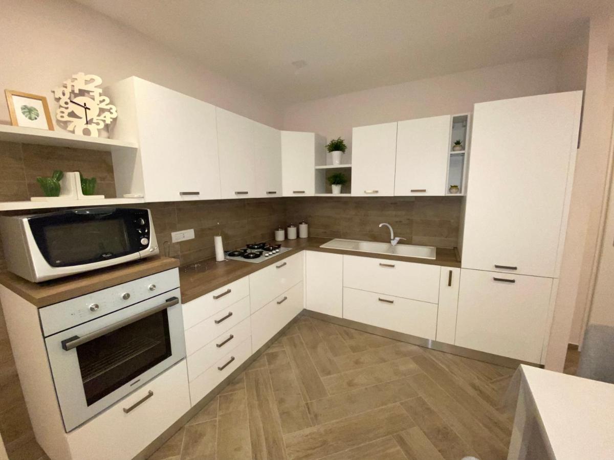 Casa Daniela Apartment Napoli Bagian luar foto