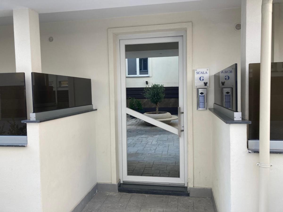 Casa Daniela Apartment Napoli Bagian luar foto